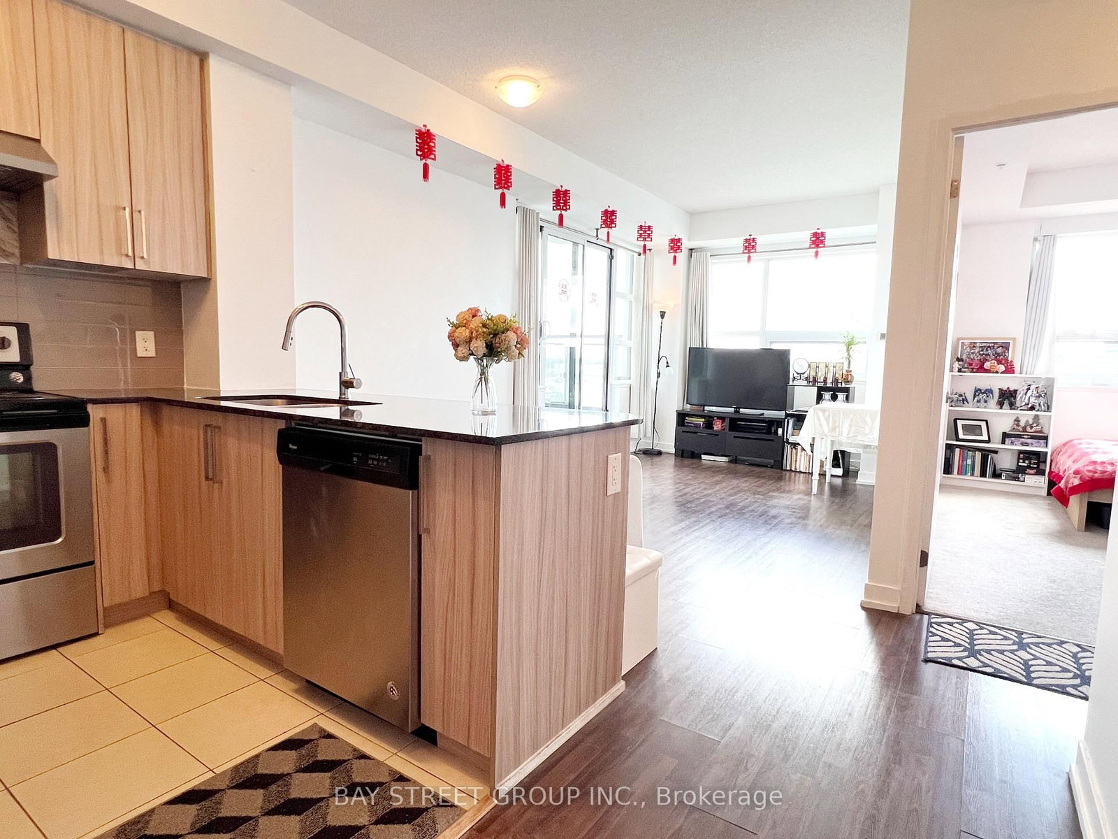 409-840 Queens Plate Dr, Toronto — 3