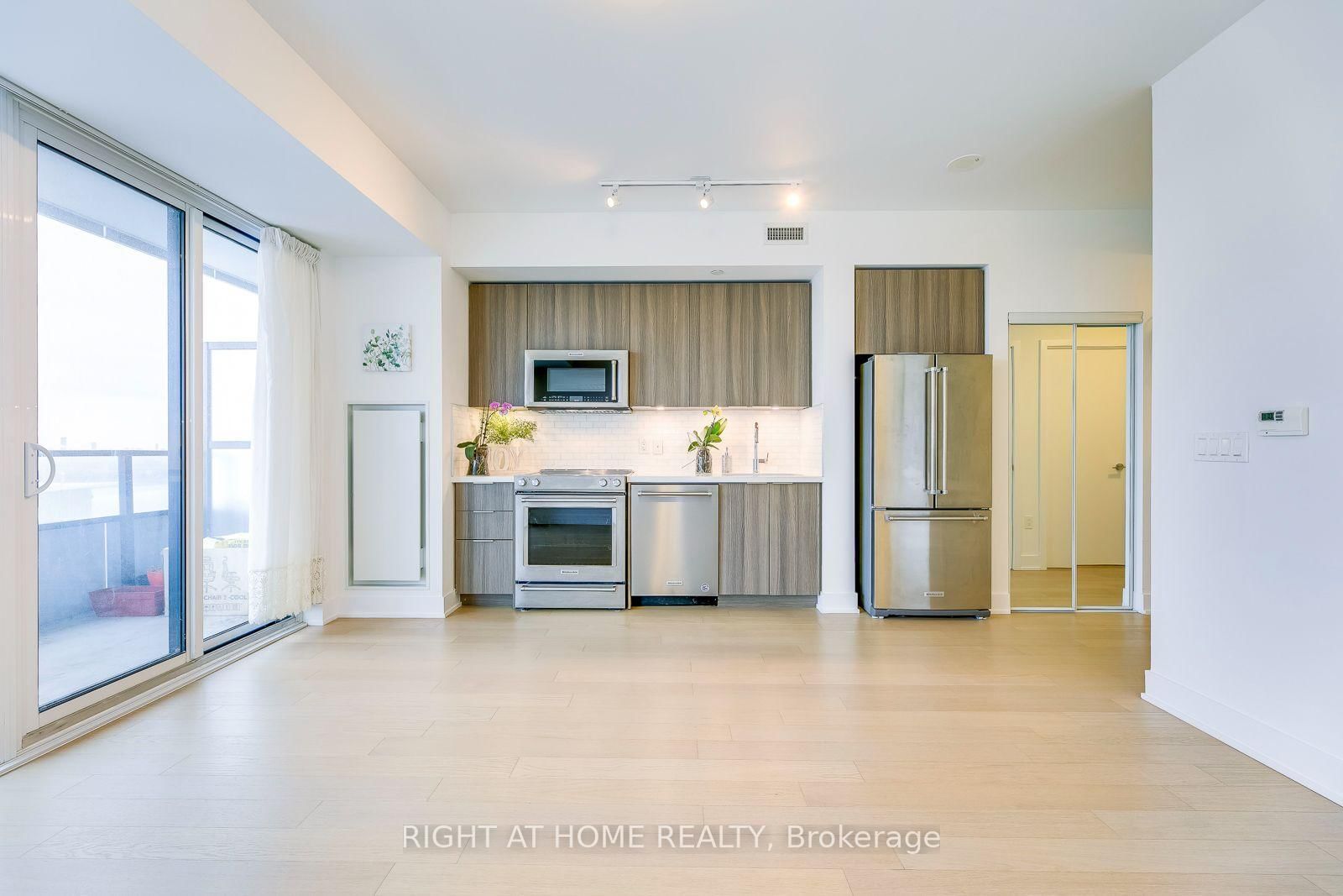 4611-30 Shore Breeze Dr, Toronto — 6